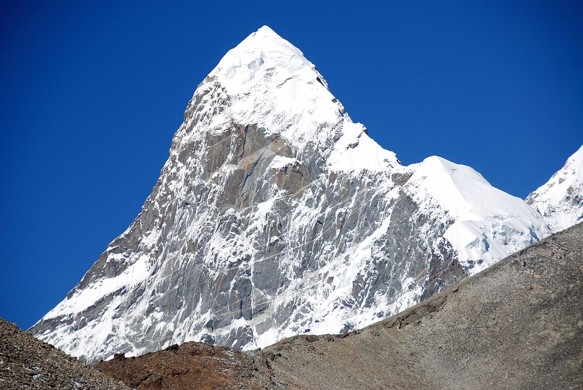 09 Nyanang Ri South Face Close Up From Plateau As Trek Nears Kong Tso The huge South Face of Nyanang Ri (7071m) close up as the trek nears Kong Tso.